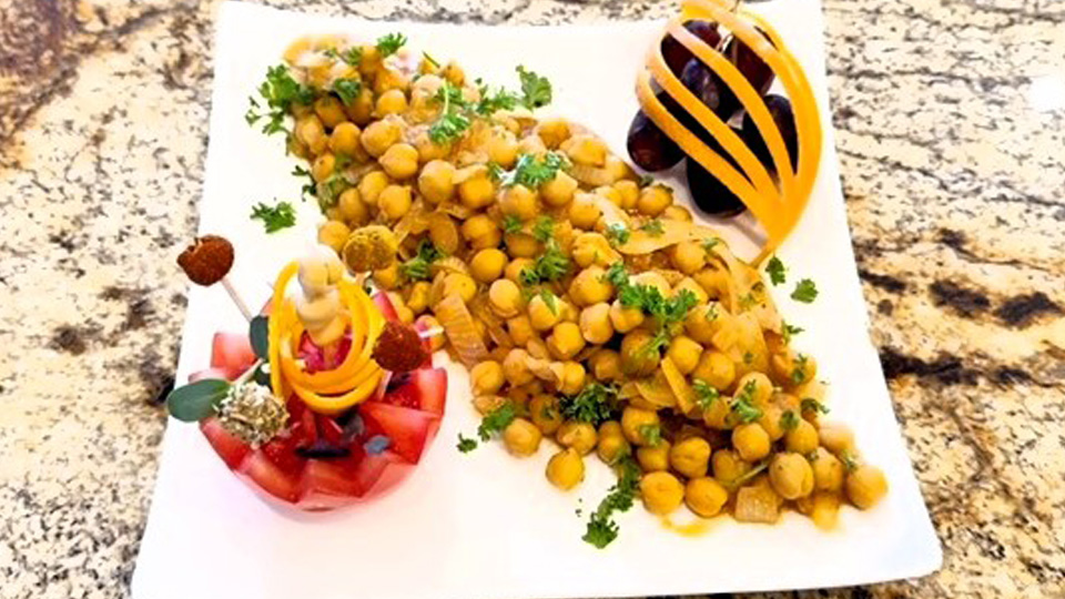One Pan Red Curry Chickpeas